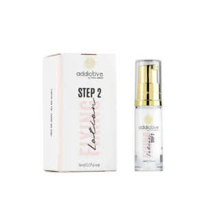 Λοσιόν σταθεροποίησης Step 2 Fixing Lotion της Addictive Lashes για lash lift, επαγγελματικό προϊόν φιξαρίσματος της καμπύλης των βλεφαρίδων σε λευκό φόντο.