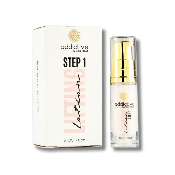 Addictive Lashes - Step 1 Fast Lift (Thioglycolic Acid Formula) Λοσιόν ανύψωσης βλεφαρίδων Step 1 με θειογλυκολικό οξύ από το Addictive Lashes, επαγγελματικό σύστημα lash lift για γρήγορα αποτελέσματα, σε λευκό φόντο.