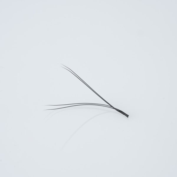 YY Shape Clover Eyelash Extensions - Image 2