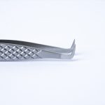 Κοντινή λήψη της μύτης Classic Tip της λαβίδας TW-08.