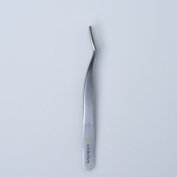 Λοξή λαβίδα Addictive Lashes για press-on εφαρμογή βλεφαρίδων στο σπίτι