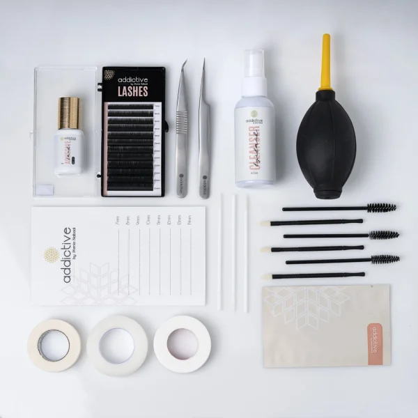 Kit One By One Πλήρες επαγγελματικό κιτ One by One lashes της Addictive με κόλλα, βλεφαρίδες, λαβίδες, ταινίες και αναλώσιμα.