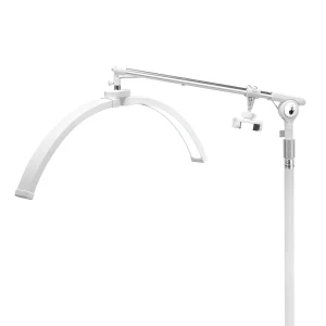 Επαγγελματική λάμπα LED Glow Arche σε λευκό χρώμα, με κυρτή κεφαλή και ρυθμιζόμενη βάση δαπέδου για lash & brow artists.