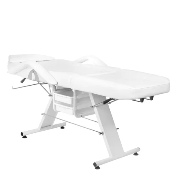 Λευκό επαγγελματικό κρεβάτι αισθητικής Basic 202 σε οριζόντια θέση, ιδανικό για τοποθέτηση βλεφαρίδων και lash lift.